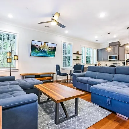 Hosteeva Spacious Condo Ideal For Family Gatherings & Special Occasions